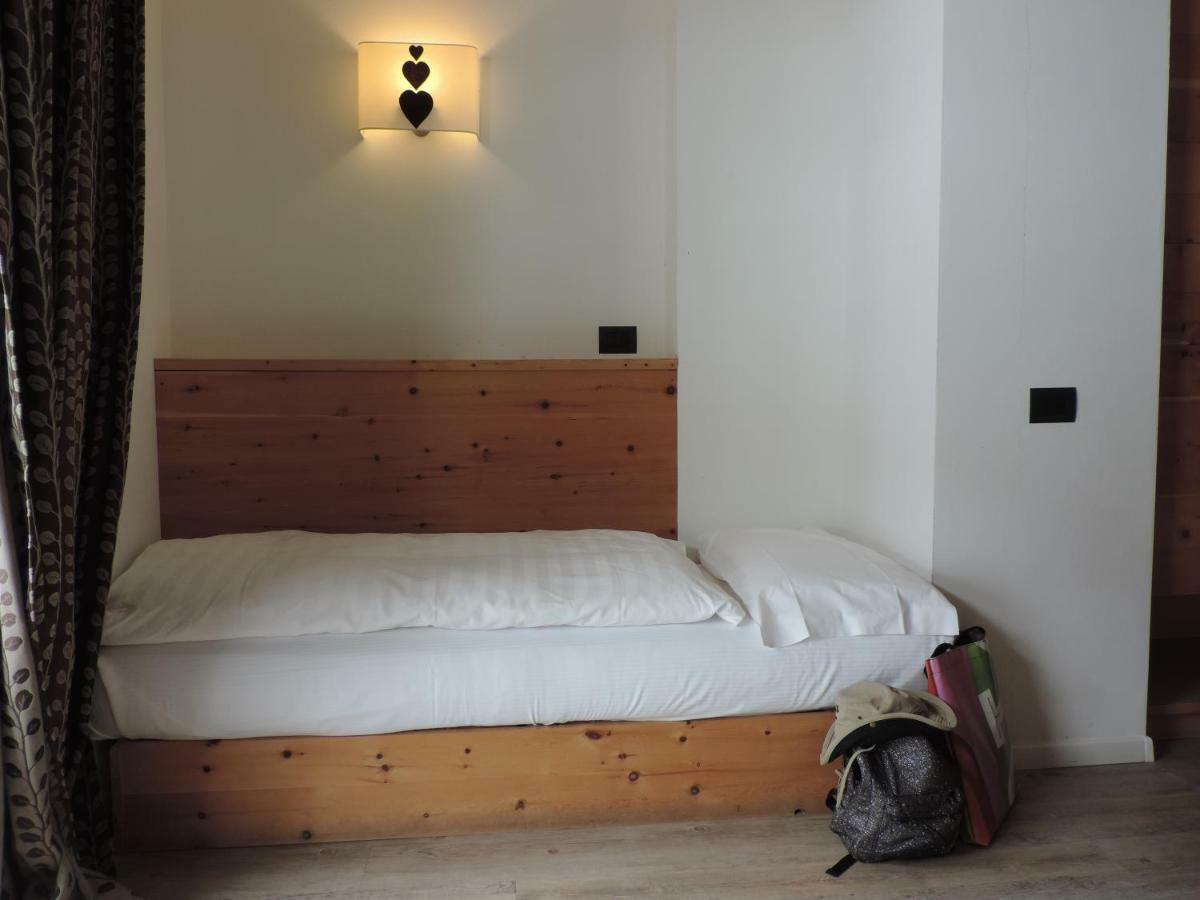 Hotel Scoiattolo Tesero Esterno foto